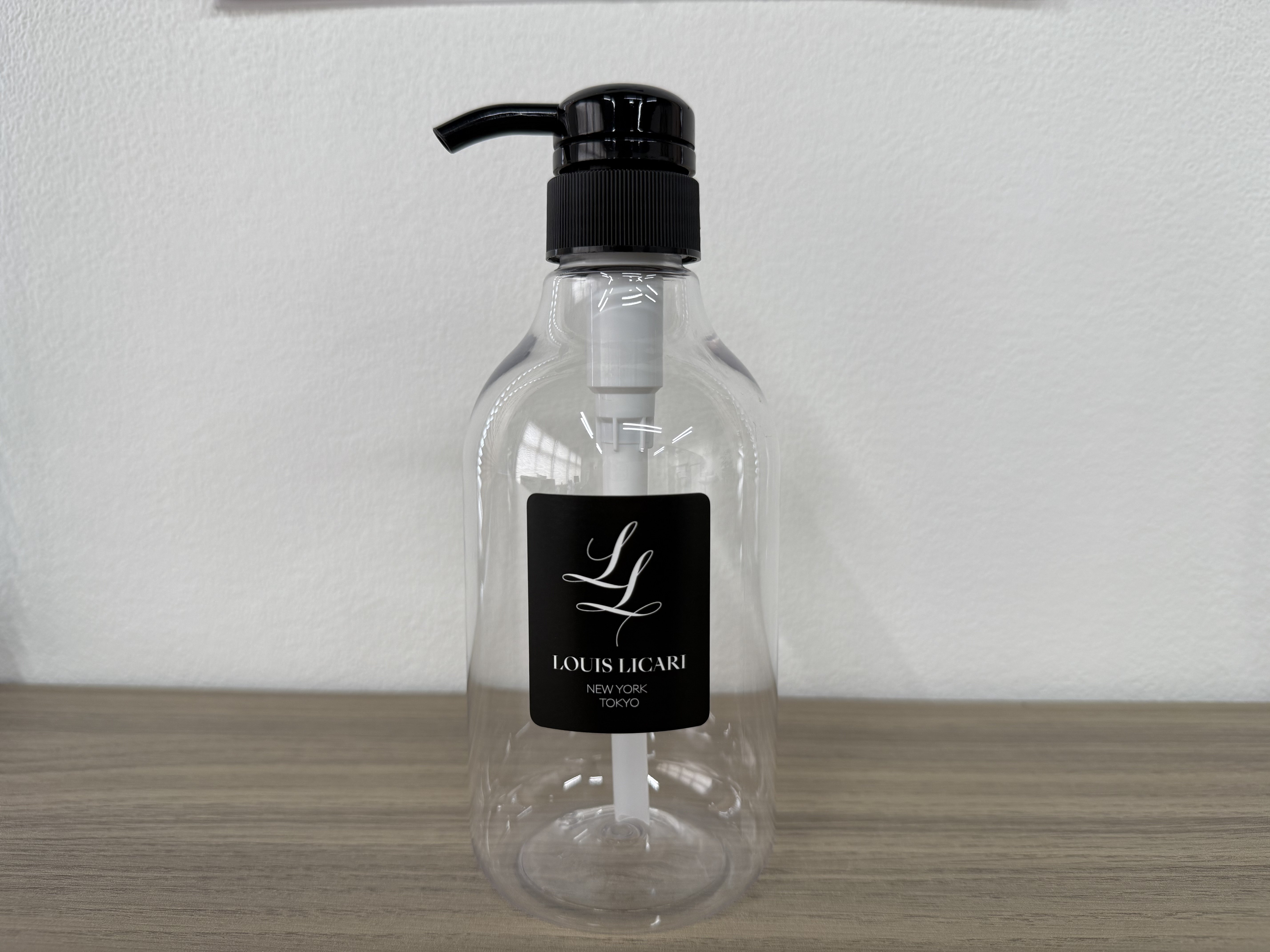#ルイス・リカーリ 詰め替えポンプ容器（500ml）黒　N